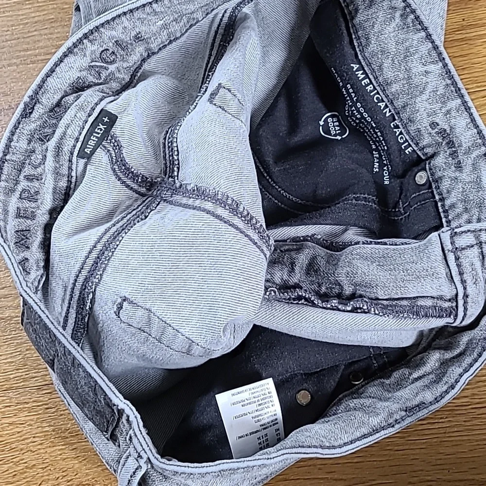 AMERICAN EAGLE MENS SKINNY 32x31.5 AIR FLEX + PRE-OWNED DISTRESSED DENIM JEANS